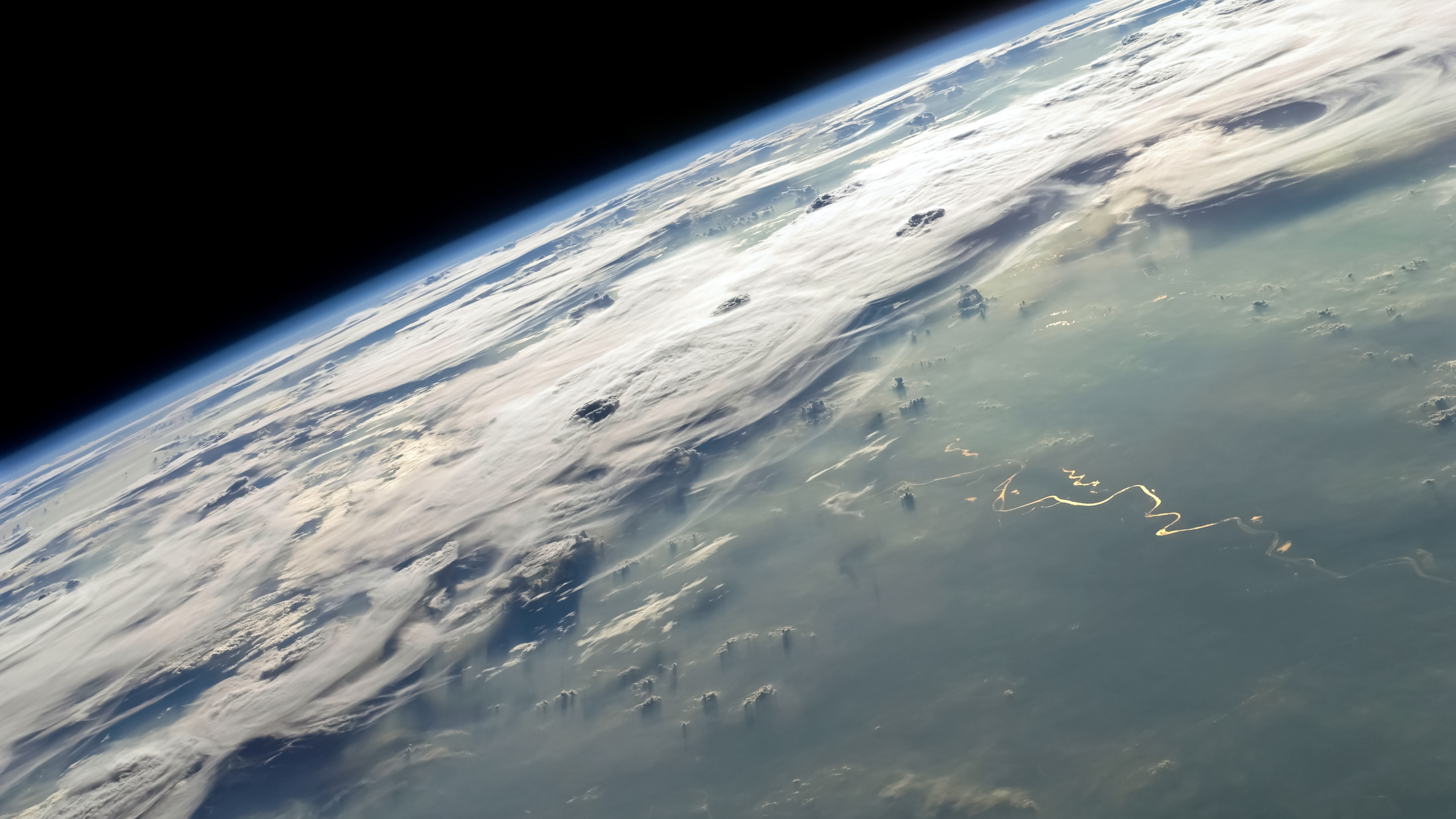 Earth Horizon